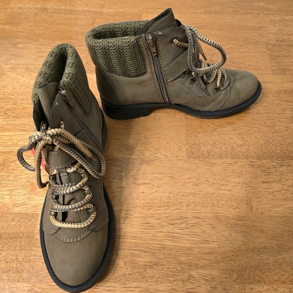 American Rag Harvey Hiking Boots,Brown  Size 9M- New in Box - Picture 5 of 11